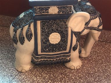 Elefante de porcelana - Img 66664051