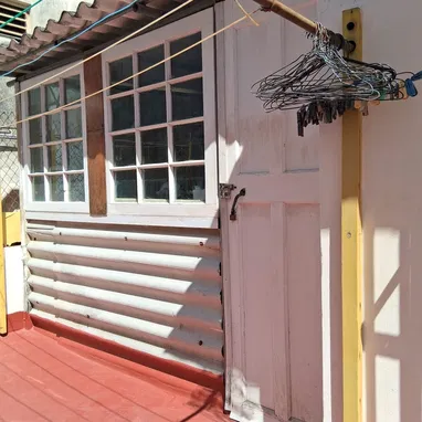 Vendo casa en 1er piso de biplanta en el Vedado, zona alta, 2 terrazas - 8/8