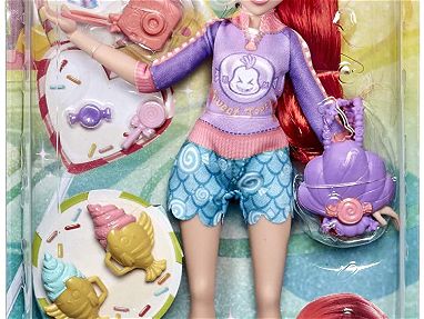 LINDA Muñeca Disney Princess Ariel Comfy Squad Dulce Vestimenta -Con ropa y Accesorios Inspirados en Sugar Rush, Sellada - Img 32835827