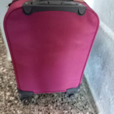 Maleta de viaje 10Kg. Nueva - Img 124617558