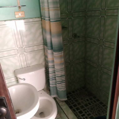 CASA EN VENTA ES LLEGAR , VIVIR Y PENSAR EN UN EMPRENDIMIENTO PROSPERO FAMILA ...¡! - 5/10