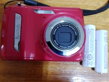 Se vende cámara digital Marca Kodak de 8 mega pixel con sus accesorios trabajando ok - Img main-image-45547659