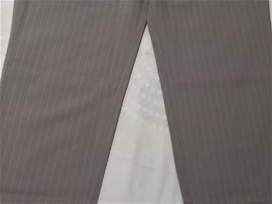 Pantalón de vestir gris, marca Cklass, Talla L, nuevo con su etiqueta. - Img 66649924