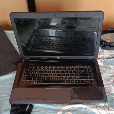 Vendo computadora y 2 laptops DE USO. - Img 124076733