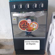 Cocina con horno tornado Tapa de cristal No tiene magneto  220USD  Transporte incluido en municipios céntricos - Img 56983441