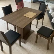 Juego de comedor con cuatros sillas 🪑 - Img 56392051