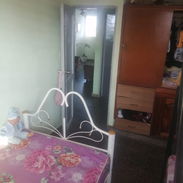 Vendo apartamento en la zona 18 de alamar de 2 cuartos 5to piso - Img 55557168