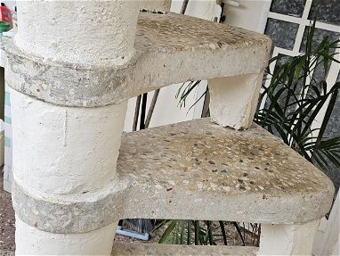 Escalones prefabricados de granito pulido (13 en total) similares a los de las fotos para montar escalera - 55669304 - Img 61882509