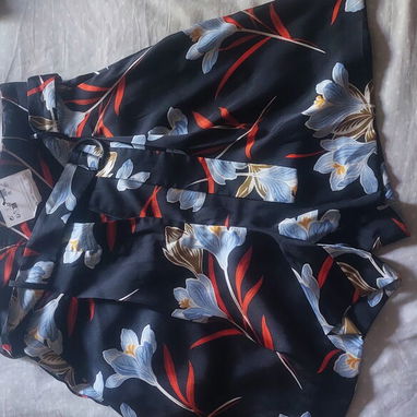 Pulovers Zara corto,vestido espectacular, short,saya. Zara y H&M NUEVOS - Img 94951977