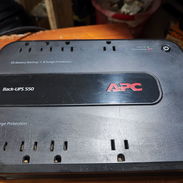 Vendo UPS marca APC, modelo BE550G. El equipo enciende perfectamente y da luz verde, lo que indica que la electrónica y - Img 57472920