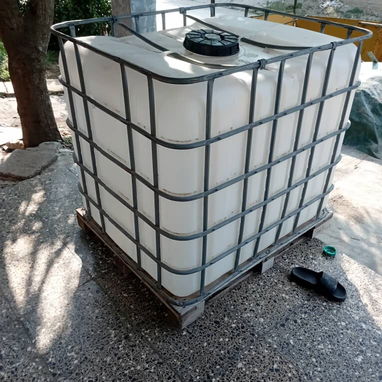 TANQUE DE AGUA PLASTICO CON SUS HERRAJES - Img 123478763
