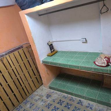 🏡 *142_ Venta de Casa en Luyanó solo la de abajo xq es una biplanta ok*  🗺*Pto.D.Ref :* A cuadras de la esquina de Toy - 5/8