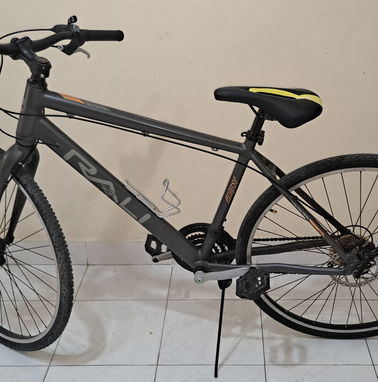 Bicicleta marca Rali 26..3 platos y 7 velocidades  Cuadro 26 aluminio..frenos de discos mecánicos con cable  200 usd - Img 73781511