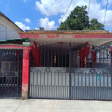 Se vende casa en el reparto Mendoza serca de la feria de la guinera. - 2/2