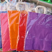 BOLSAS DE PAPEL PARA REGALO VENTA POR CANTIDAD - Img 58471955
