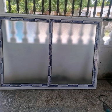 MARQUETERÍA EN ALUMINIO Y CRISTALES - 4/9