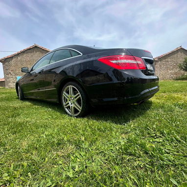 Mercedes E200 NEGRO – $180 USD/día - 2/2