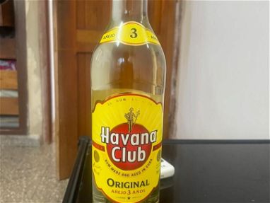 !Botella de Ron Habana Club,Original Añejo 3 años! - Img main-image