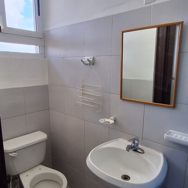 SE RENTA APARTAMENTO EN MIRAMAR, CON VISTA AL MAR - 8/10