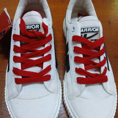 Hermosos tenis de niños para combinar con uniforme de primaria, exelente calidad. - 2/2