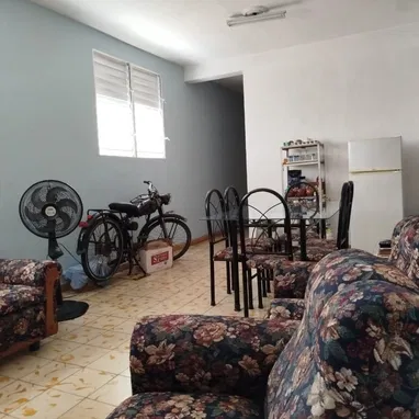 🏠 VENTA DE APARTAMENTO EN LA HABANA VIEJA  · Ubicado en zona céntrica (Aguacate y Obrapía) · 2 dormitorios · 1 baño (la - Img 122389678