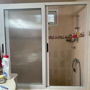 Puerta de corredera de marqueria de aluminio para baño DE USO - Img 54220458