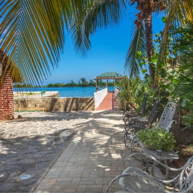 Exclusiva propiedad en renta con piscina y salida marina hemingway - Img 119377421