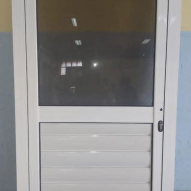Carpintería Aluminio buen servicio calidad y experiencia hacemos todos tipo de trabajos deseado por metros cuadrados. - Img 124191975
