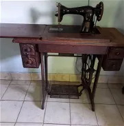 Máquina de coser Singer antigua - Img 45967745