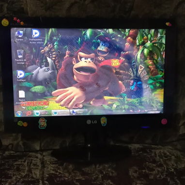 Vendo monitor de 19p para resolver con humedad en pantalla mensajería gratis - Img 124147804