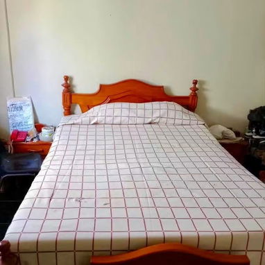 APARTAMENTO TRIPLEX DE 4 CUARTOS EN EL VEDADO POR 25000 USD! (REMODELADO, CERCA DE 26 Y 17) - 4/7