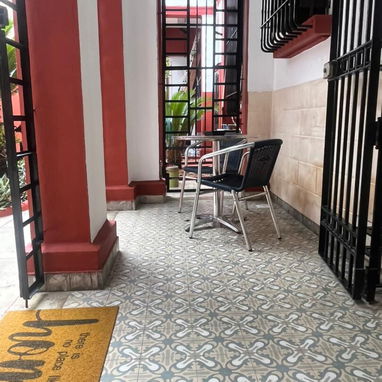 RENTA CASA EN EL VEDADO , CERCA DEL HOTEL HABANA LIBRE+53 52463651 💯 Y - Img 111183909