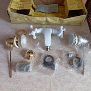 Vendo 1 llave de lavamos de cerámica blanca nueva - Img 56238489