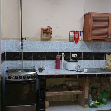 *$45.000usd o €. En venta Casa  puerta de calle en Centro Habana.  Cerca de las avenidas Galiano, Zanja. - 7/10