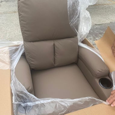 Sillon reclinable de cuerina. Mensajería por costo adicional - Img 106870733