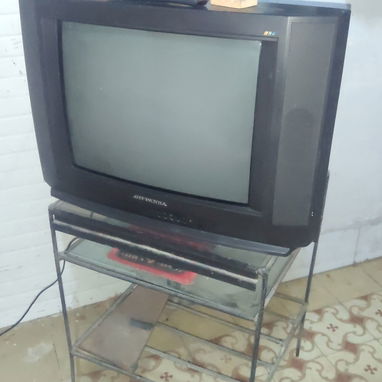Vendo TV Panda con la cajita - 2/3