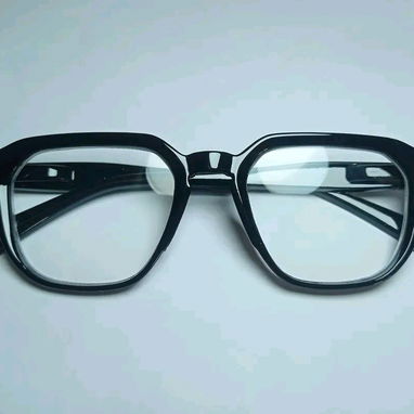 OPTICA PROFESIONAL Y DE CALIDAD PARA TUS OJOS - 4/5