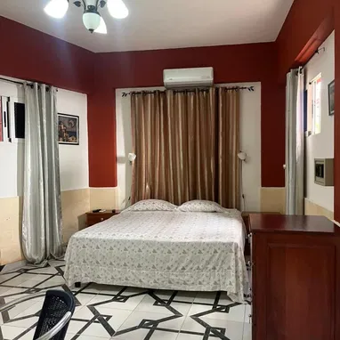 RENTA APARTAMENTO INDEPENDIENTE, EN EL VEDADO,  CON 1 HABITACIÓN +53 52463651 .cerquita del hotel Habana Libre,  Y - Img 110217066