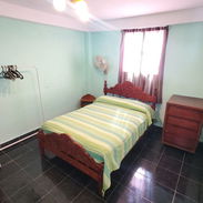Se renta apto en 2do piso a 3 cuadras aproximadamente del Hospital Calixto Garcia.54026428 - Img 57645713
