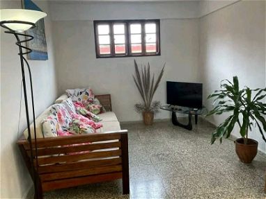 Propiedad horizontal de dos habitaciones climatizada , con baño individuales ,salón de estar que incluye cocína con isla - Img 67544931