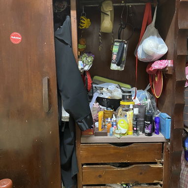 Escaparate de uso, pero en buen estado - Img 124292206