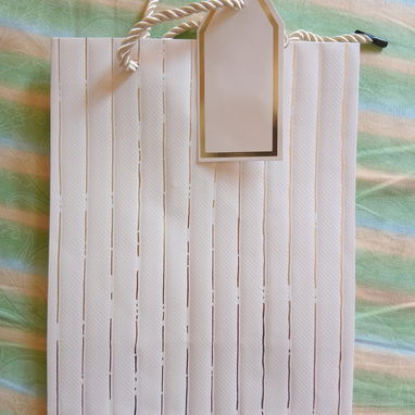 Bolsas de regalo, especiales para regalar a tu persona favorita - Img 121404359