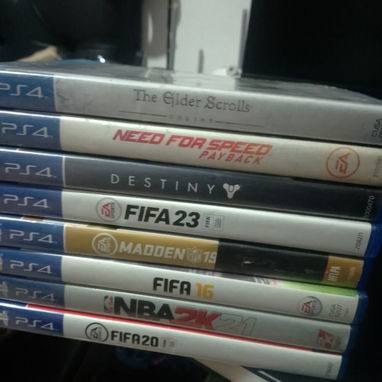 Lote de 70 discos de ps4 - 4/6