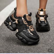 Vendo tenis negros - Img 57268998