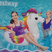 Flotador de unicornio 10 años o más Medidas: Largo 91cm Alto 119cm Precio: 33 usd - Img 56891778