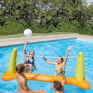 Red de voleibol de piscina y chalecos salvavidas - Img 52597625