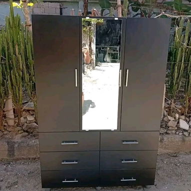 🚪 ¡Haz realidad el mueble que imaginas! 🏡 Fabricamos todo tipo de trabajos en melamina: ✔ Cocinas ✔ Closets ✔ Roperos - 9/10