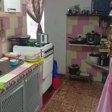 Apartamento de 2 Cuartos en 3er Piso en Edificio Micro Atípico cerca de Santa Catalina y Vento !!! - Img 107127752