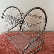 Platero de 2 niveles. Acero niquelado. Precio 18 USD o al cambio. Marianao - Img 57436021