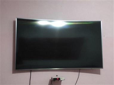 Tv Samsung 65 curvo 4k serie 7 impecable - Img 66337910